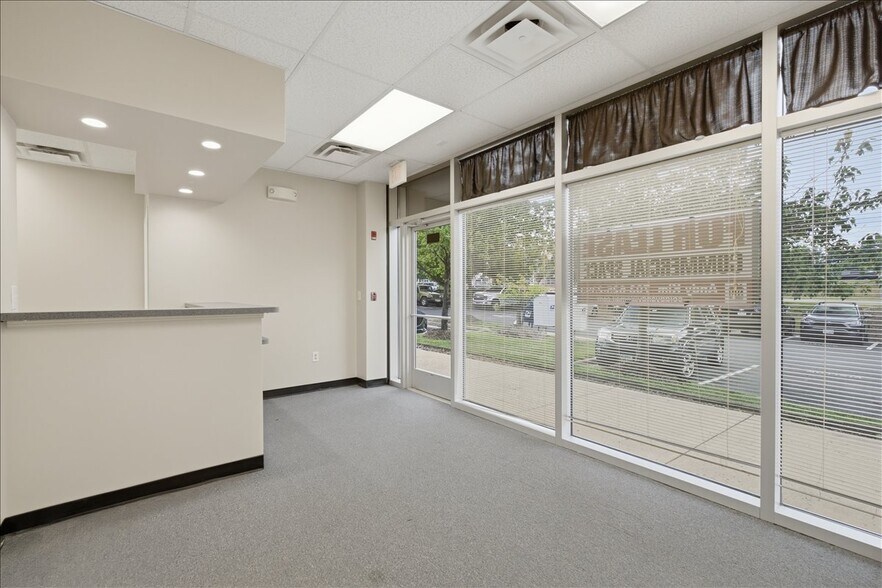 More Photos Of 13880 Braddock Rd, Centreville Medical For Lease