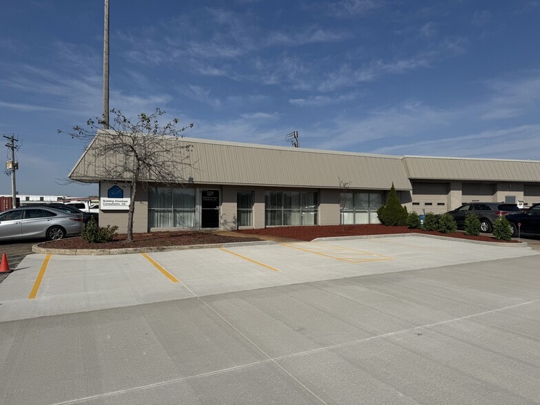 Primary Photo Of 1230 S West Ave, Waukesha Light Distribution For Lease