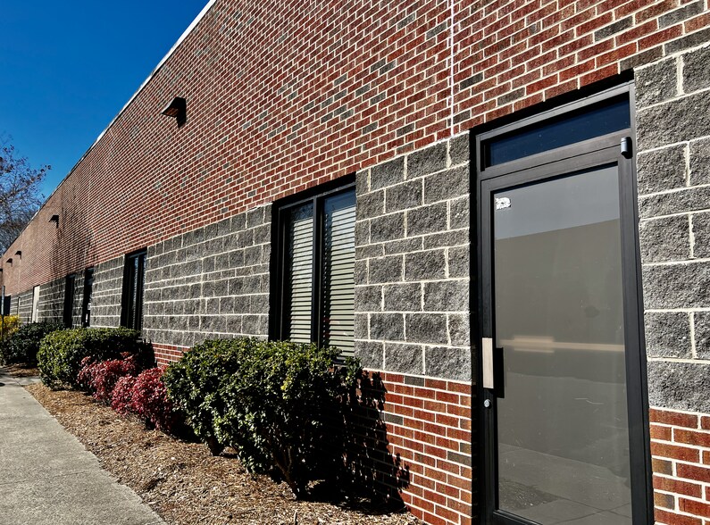 More Photos Of 600 Meadowlands Dr, Hillsborough Research And Development For Lease