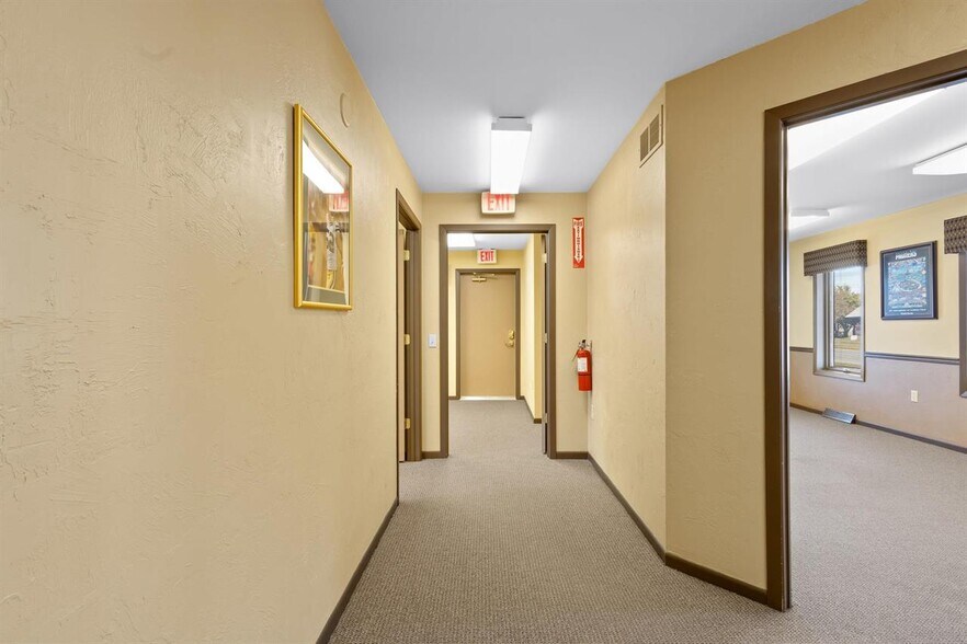 More Photos Of 2131 Calumet Dr, New Holstein Medical For Lease