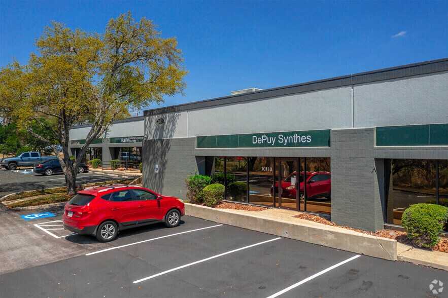 More Photos Of 10100-10146 Huebner Rd, San Antonio Research And Development For Lease