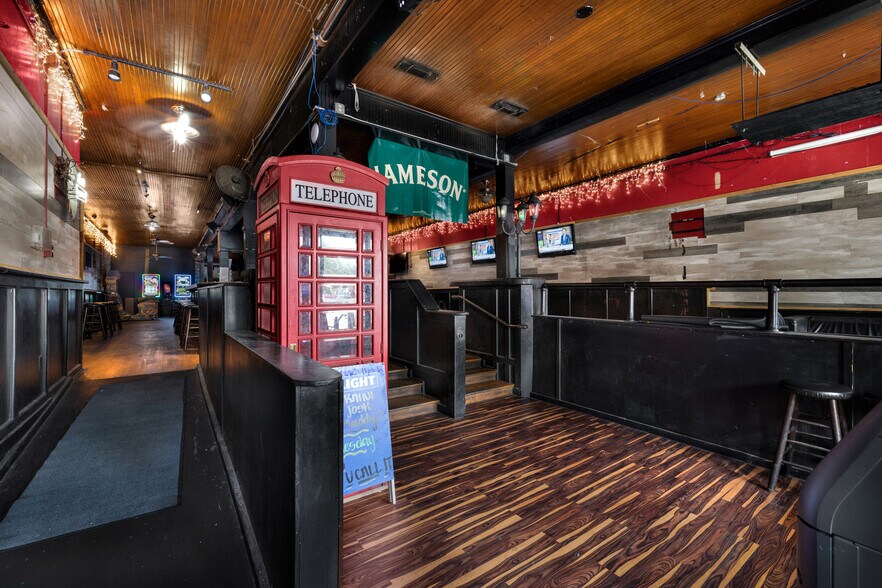 More Photos Of 139 E Hopkins St, San Marcos Bar For Sale