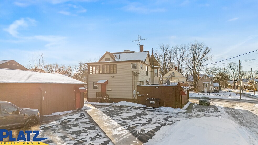 More Photos Of 913 E Market St, Warren Freestanding For Sale