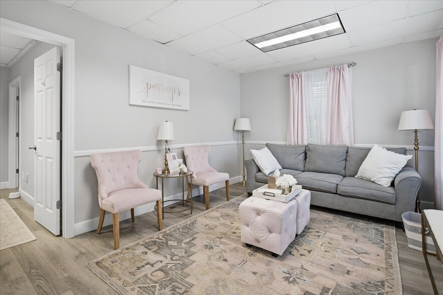More Photos Of 33 Candee Ave, Sayville Medical For Lease
