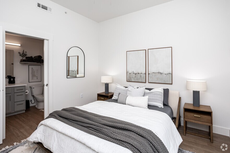 More Photos Of 301 SE G St, Bentonville Coworking Space