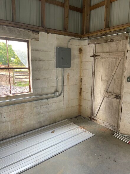 More Photos Of 830 Beaver Creek rd, Hagerstown Specialty For Lease