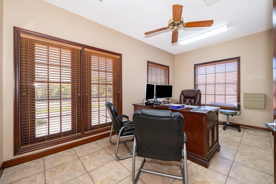 More Photos Of 809 E Oak St, Kissimmee Medical For Sale