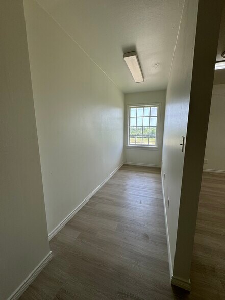 More Photos Of 3606 Marvin D Love Fwy, Dallas Medical For Lease