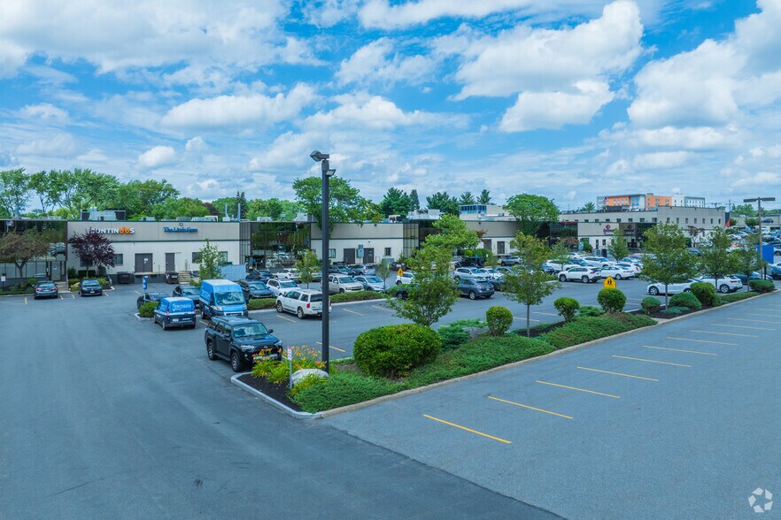 More Photos Of 200-280 W Cummings Park, Woburn Light Manufacturing For Lease