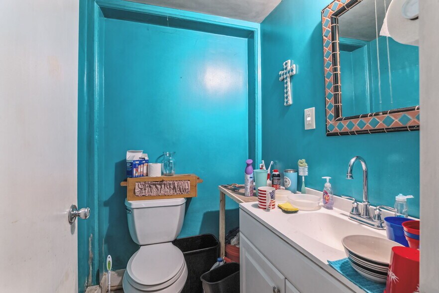 More Photos Of 462-470 2nd Ave, Troy Storefront Retail Residential For Sale