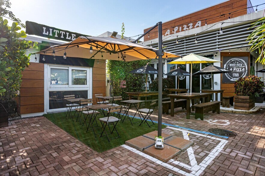 More Photos Of 5840 SW 71st St, South Miami Restaurant For Sale