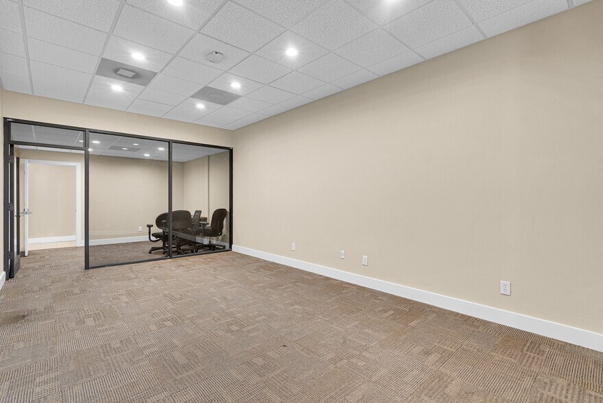 More Photos Of 5666 Seminole Blvd, Seminole Office For Sale
