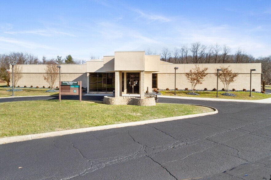 More Photos Of 2460 Lee Hwy N, Pulaski Healthcare For Sale