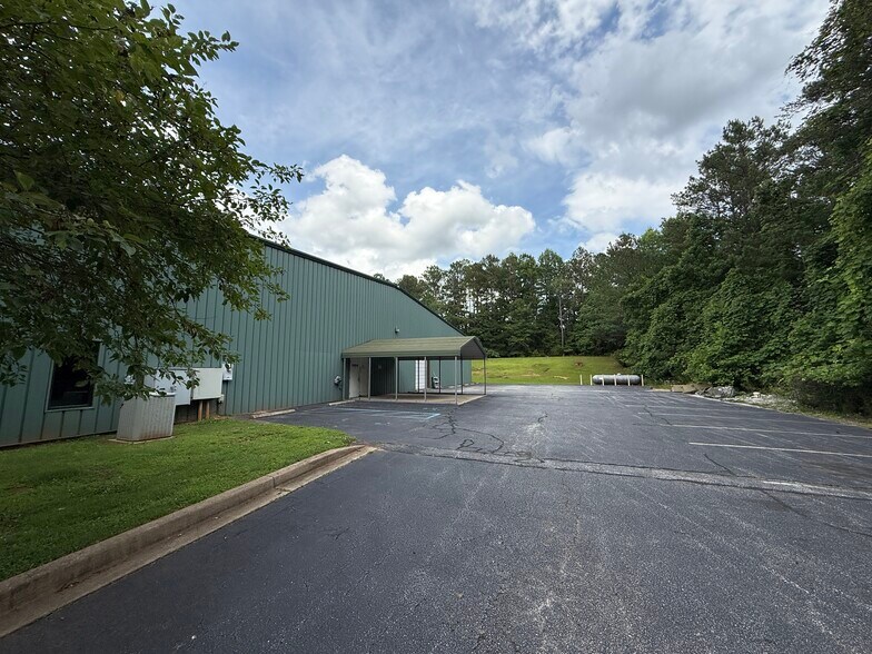 More Photos Of 530 Old Post Rd, Gaffney Industrial For Lease