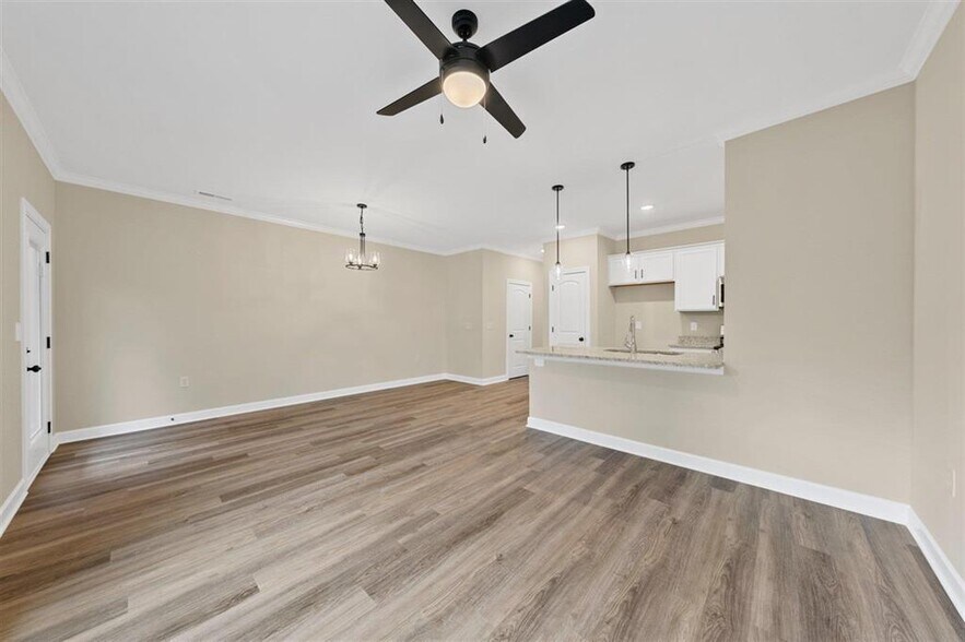 More Photos Of 721 Plano Rd, Bowling Green Apartments For Sale
