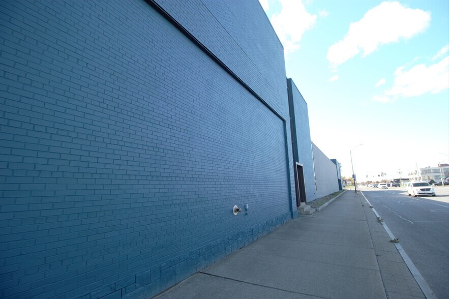 More Photos Of 1390 Mt Read Blvd, Rochester Manufacturing For Lease