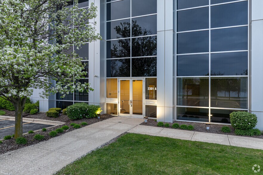 More Photos Of 2301 Ellis Ct, New Lenox Distribution For Lease