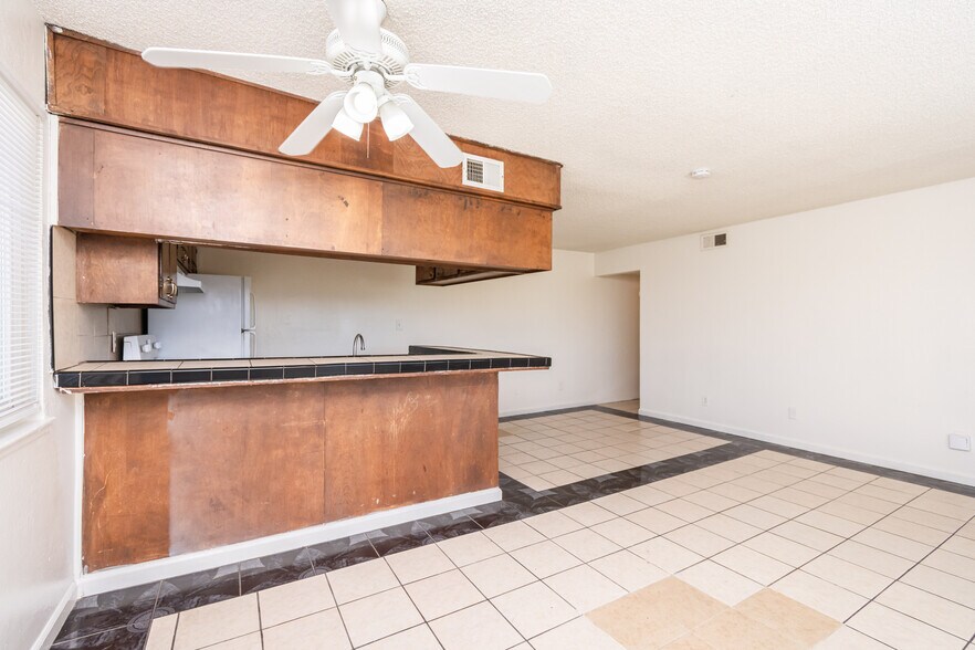 More Photos Of 10 Nedra Ct, Sacramento Apartments For Sale