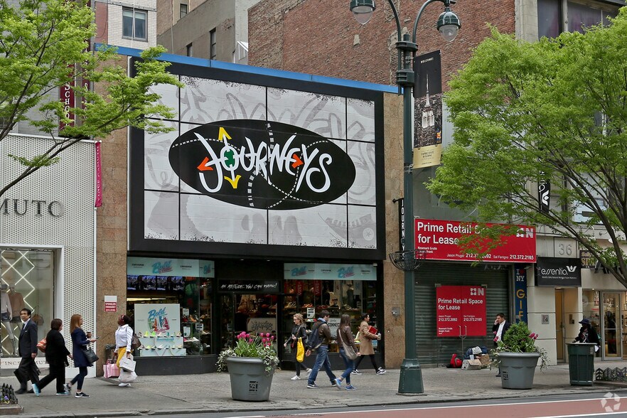 More Photos Of 32-34 W 34th St, New York Department Store For Lease