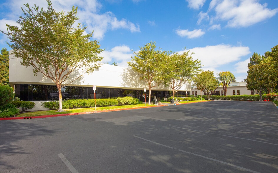 More Photos Of 145-155 N Wolfe Rd, Sunnyvale Flex For Sale