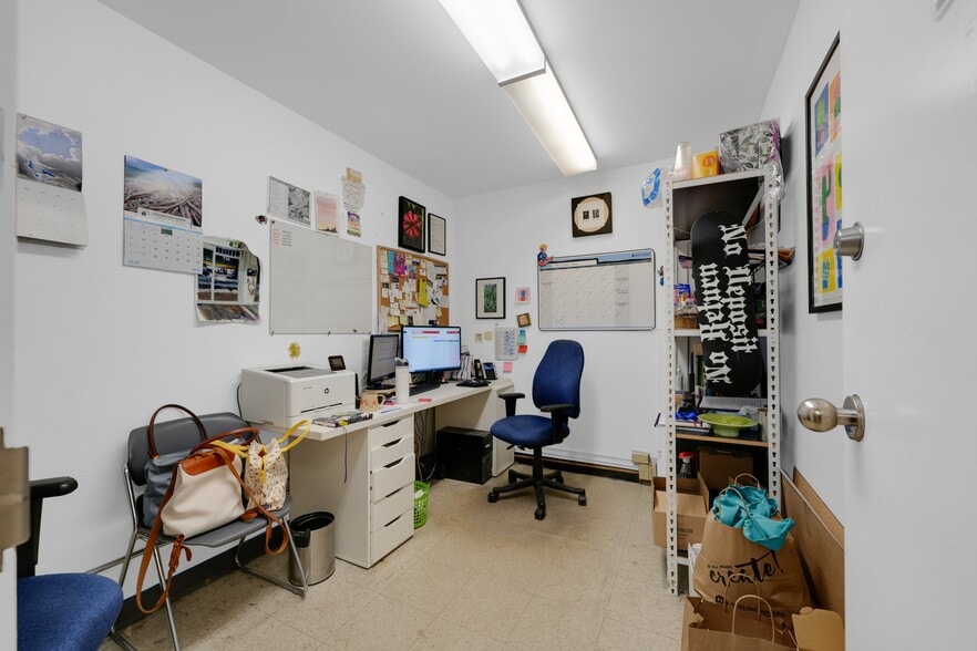 More Photos Of 953 Brunette Ave, Coquitlam General Retail For Sale