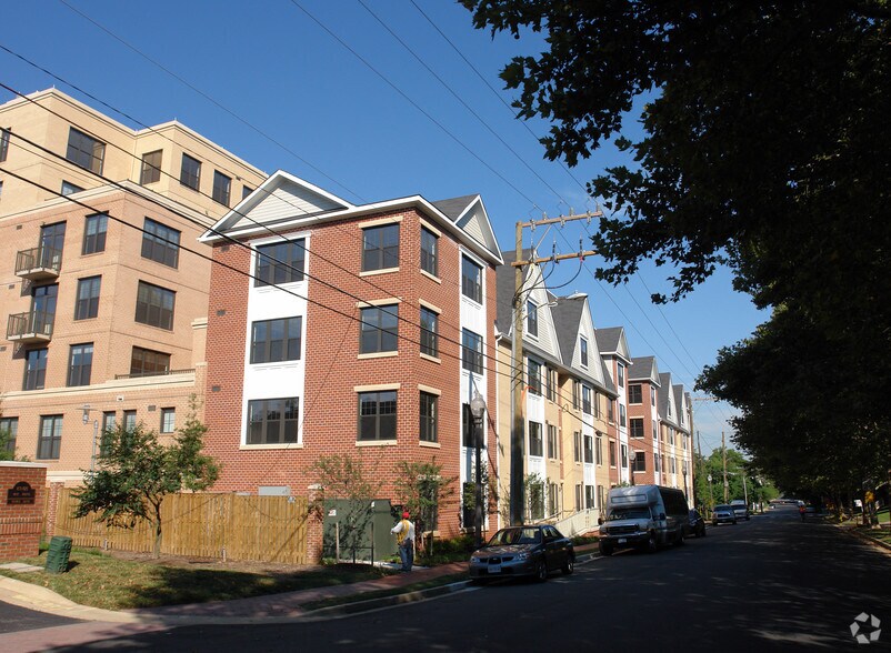 More Photos Of 431 Park Ave, Falls Church Medical For Sale