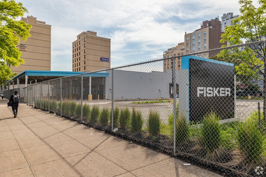 More Photos Of 38-50 21st St, Long Island City Warehouse For Lease