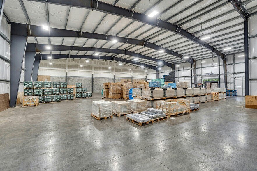 More Photos Of 5 Mars Ct, Montville Warehouse For Lease