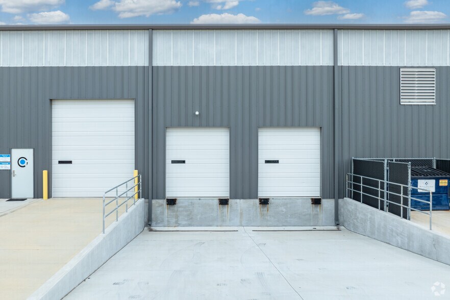 More Photos Of 13750 FM 529 Rd, Houston Warehouse For Sale