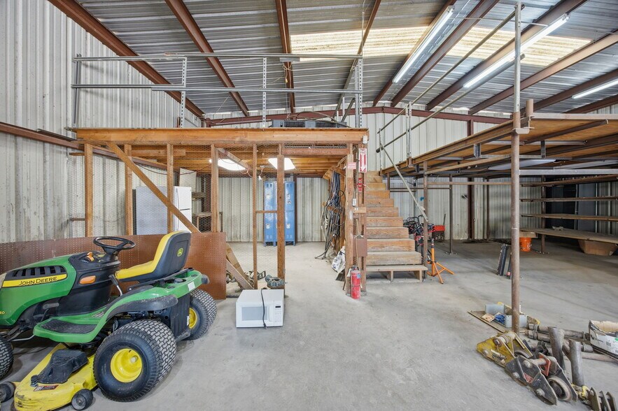 More Photos Of 7909 Rosson Dr., Austin Land For Lease