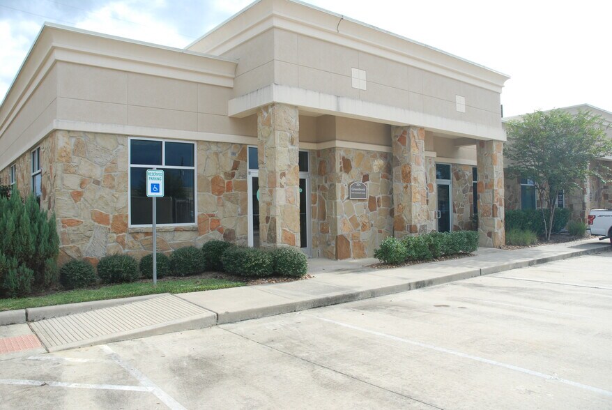 Primary Photo Of 20008 Champion Forest Dr, Spring Medical For Sale