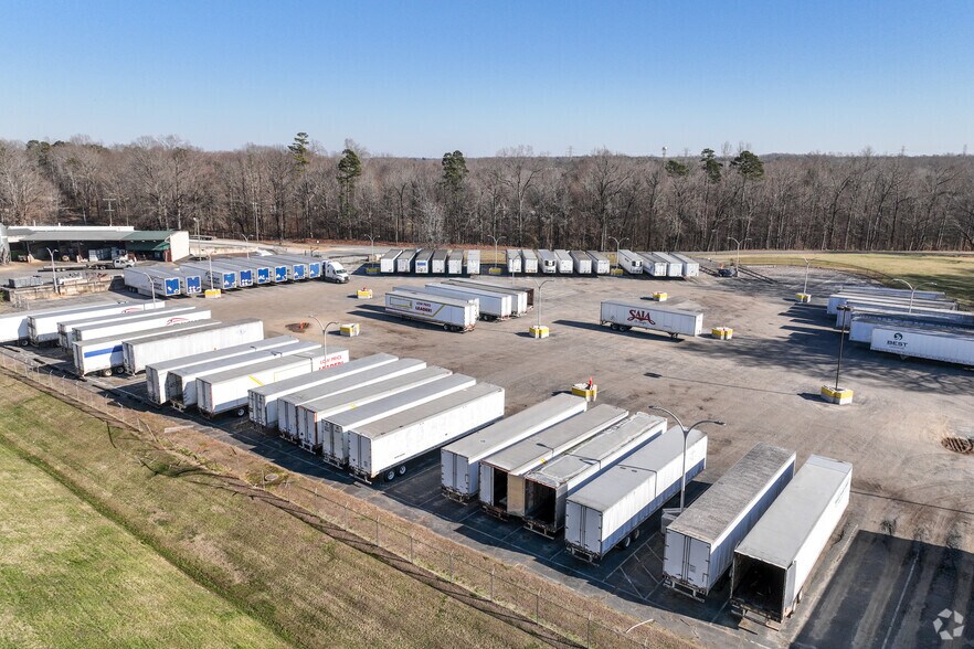 More Photos Of 90 Piedmont Industrial Dr, Winston-Salem Warehouse For Lease