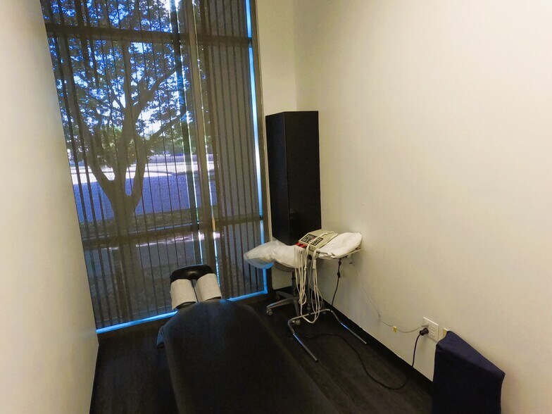 More Photos Of 16633 N Dallas Pky, Addison Office For Lease