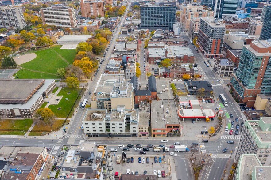 More Photos Of 137 Jarvis St, Toronto Hotel For Sale