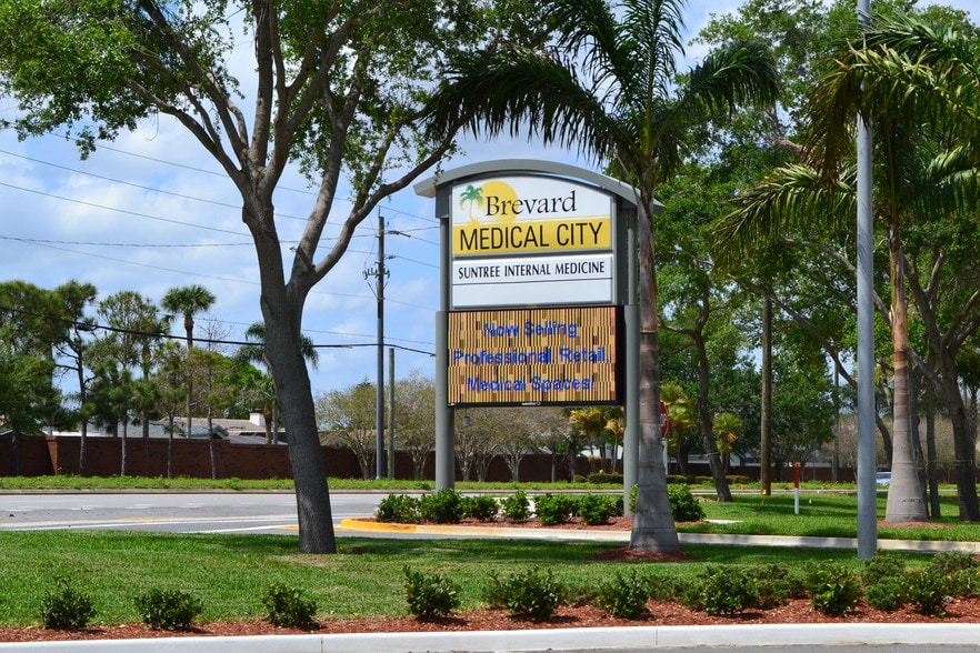 More Photos Of 6555 N Wickham Rd, Melbourne Office For Lease