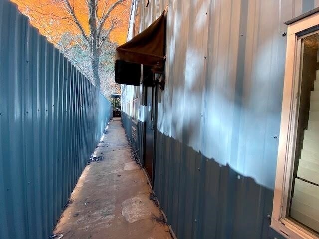 More Photos Of 7648 Broadview Dr, Houston Apartments For Sale