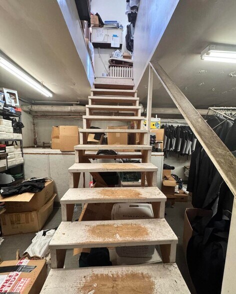 More Photos Of 204 Lancaster St, Albany Storefront Retail Residential For Sale