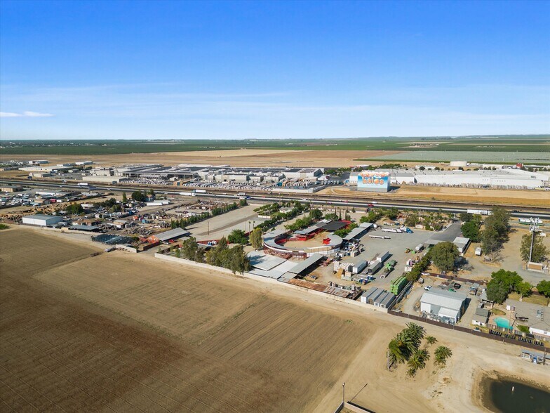 More Photos Of 11475 Garzoli Ave, Delano Horse Stables For Sale