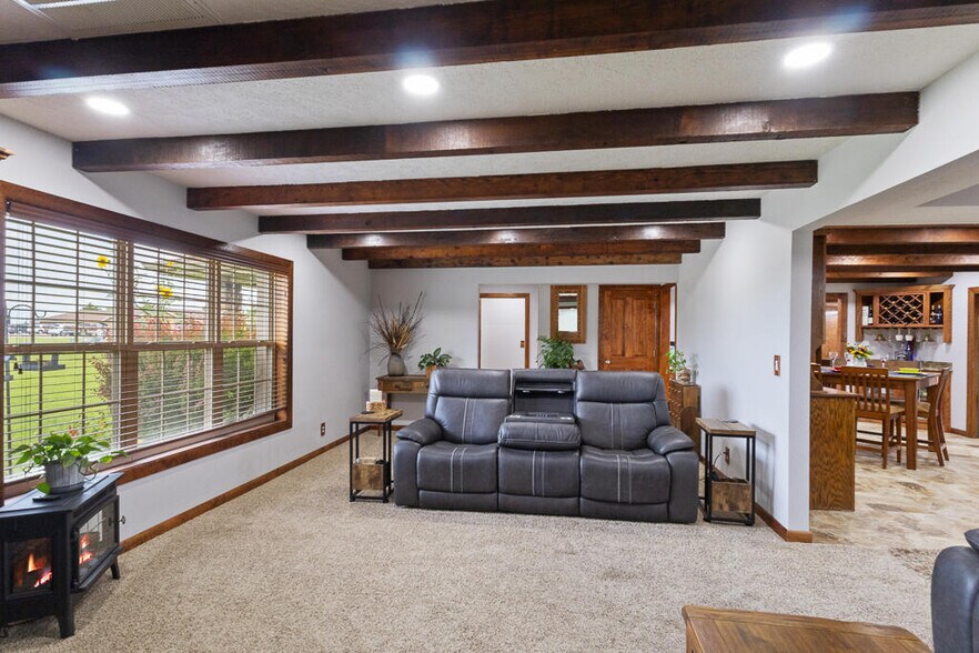 More Photos Of 19824 State Highway 112, Cassville Apartments For Sale