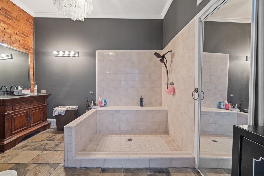 More Photos Of 117 N Jefferson Ave, Eatonton Storefront For Sale