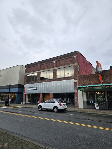 Primary Photo Of 307 1st St, Mount Vernon Storefront Retail Office For Sale