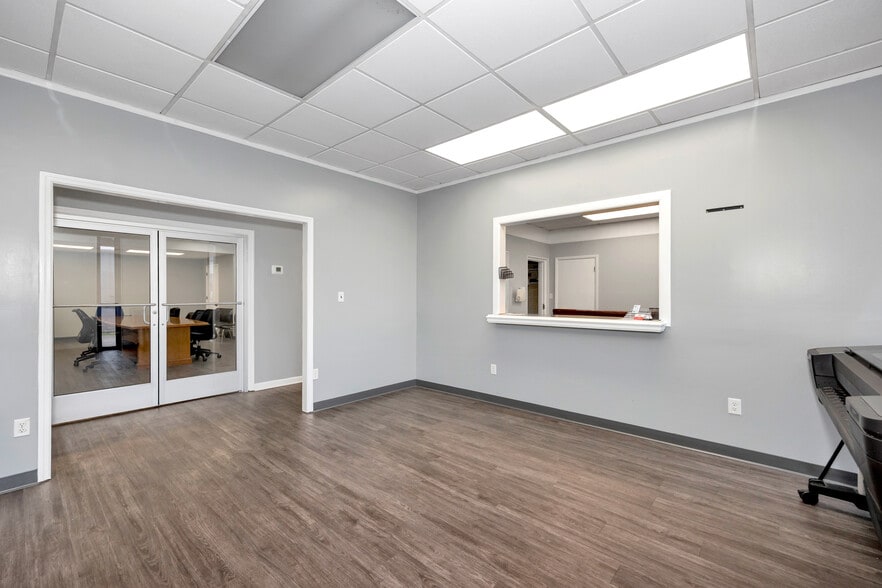 More Photos Of 3240 Leeman Ferry Rd SW, Huntsville Distribution For Sale