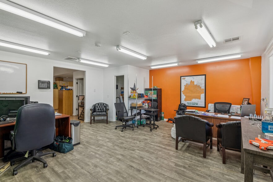 More Photos Of 862 W Taft Ave, Sapulpa Freestanding For Sale