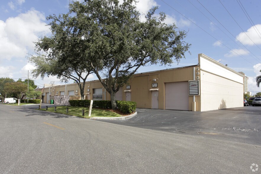 More Photos Of 590 SW 9th Ter, Pompano Beach Showroom For Lease