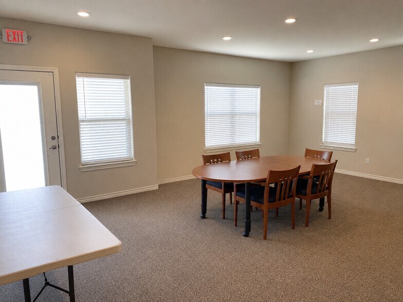 More Photos Of 1464 E Whitestone Blvd, Cedar Park Medical For Sale