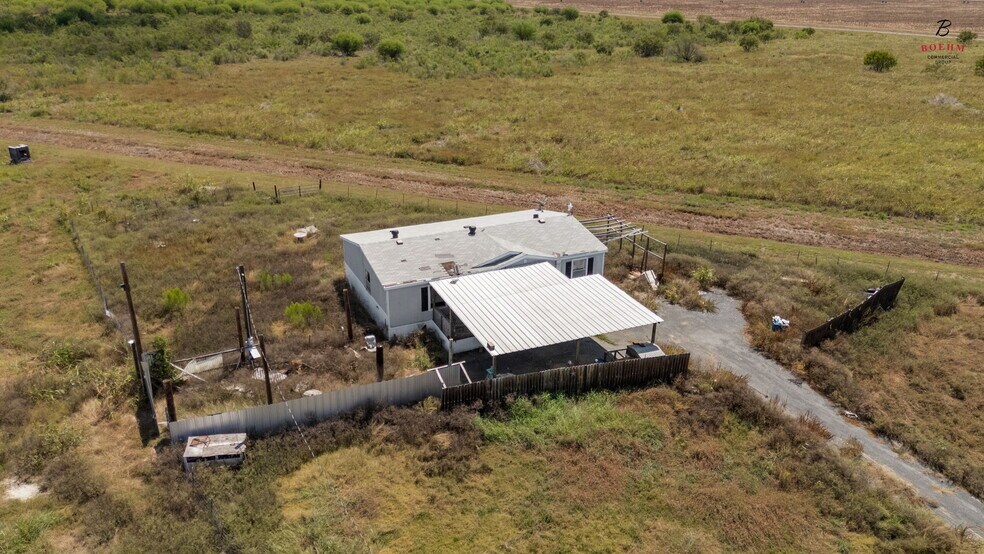 More Photos Of 833 County Road 583, La Coste Research And Development For Sale