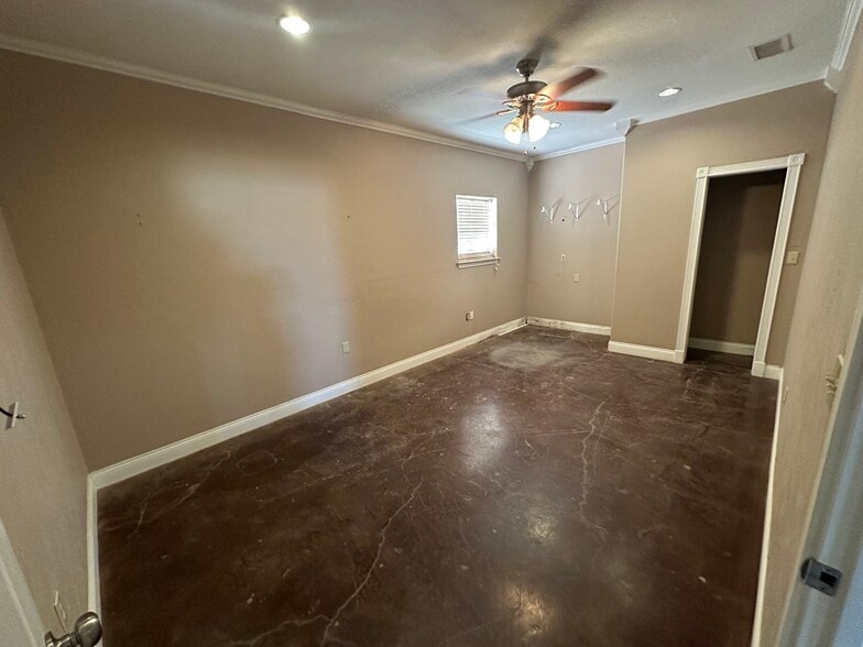 More Photos Of 9507 FM 307, Midland Distribution For Lease