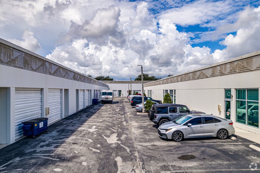 More Photos Of 6453 W Rogers Cir, Boca Raton Warehouse For Lease