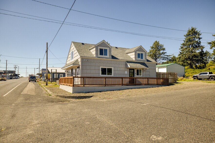 More Photos Of 40 Main St, Pacific Beach Flex For Sale