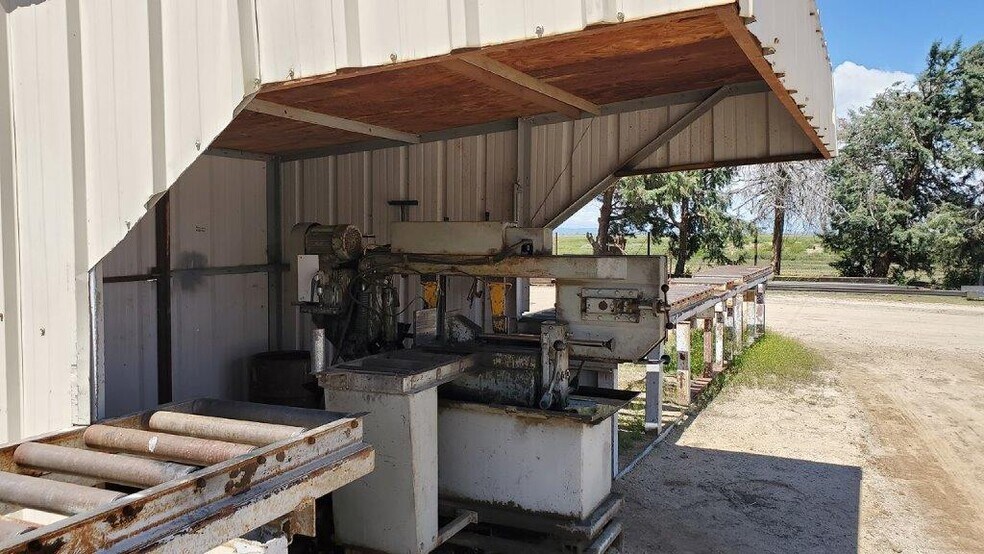 More Photos Of 41614 102nd St E, Palmdale Industrial For Lease